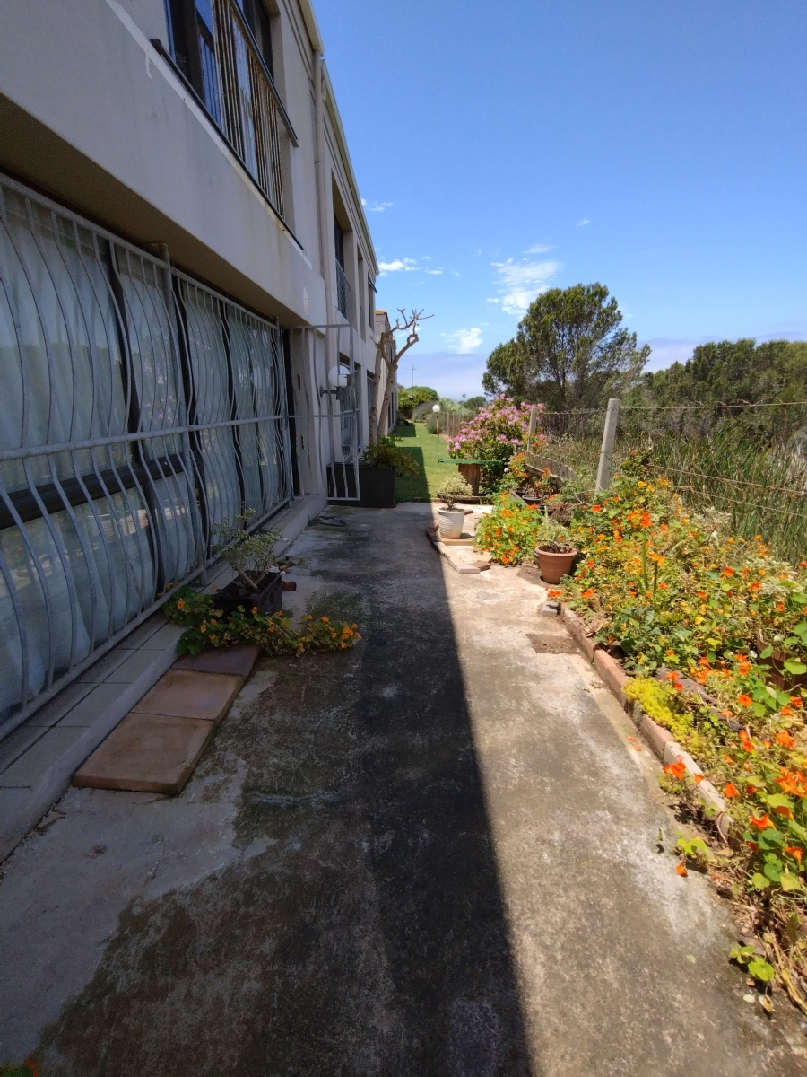 4 Bedroom Property for Sale in Jeffreys Bay Central Eastern Cape